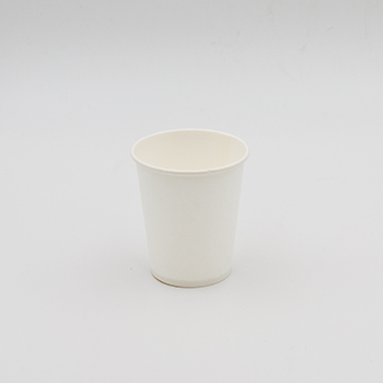 Una sola pieza de 50 pzs vasos diam. 70 mm  180 ml  4,3 g PAP blanco